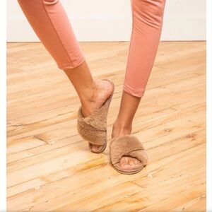 Cozy Brown Faux Fur Slippers